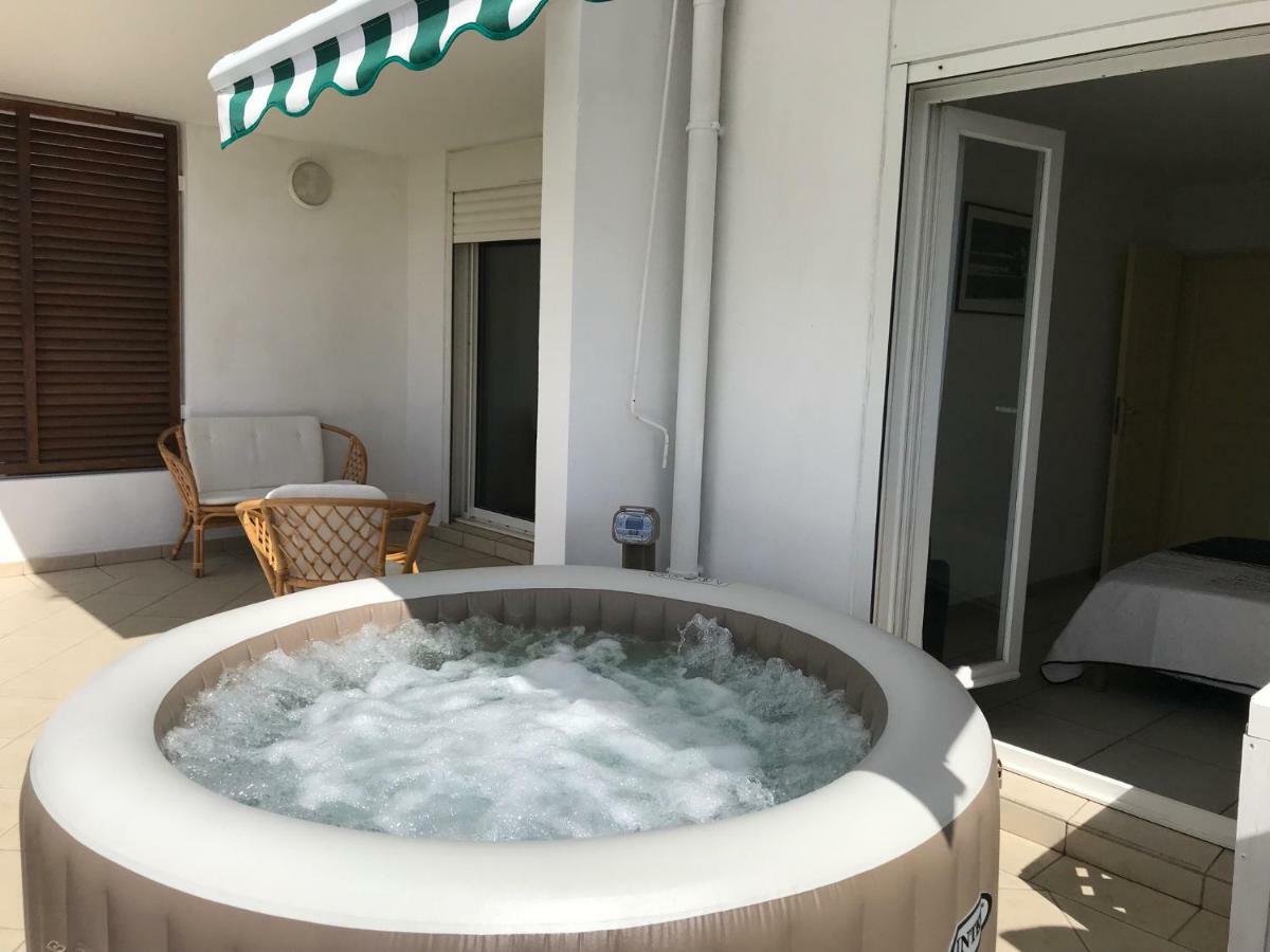 Meuble Homard Avec Jacuzzi Et Vue Mer Сен-Жиль-ле-Бэн Экстерьер фото